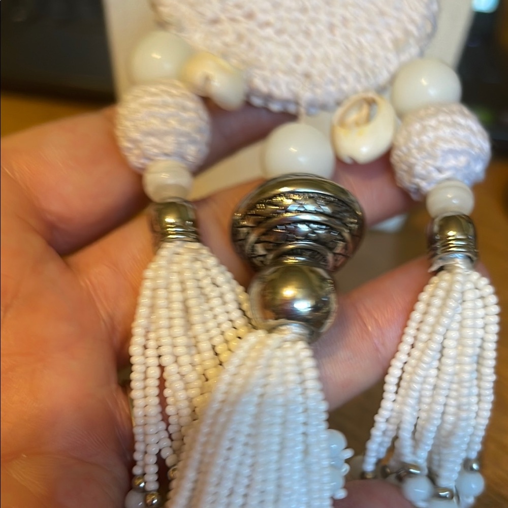 Elegant White and Silver Beaded Chico’s Necklace (AAA) - Picture 4 of 15